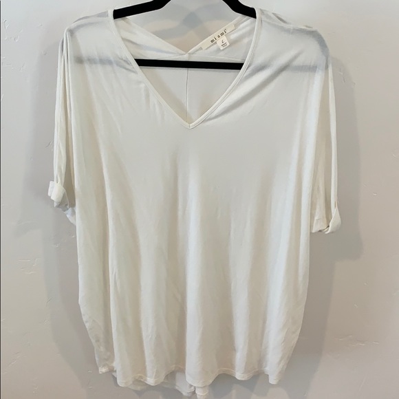 Cozy Oversized Top in Large by Miami - Picture 3 of 4